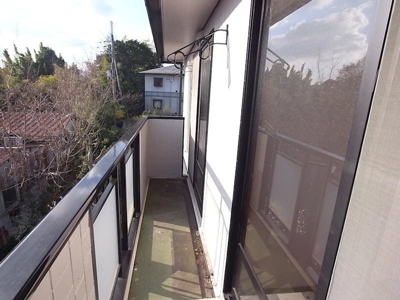 サンビレッジ学園前東坂Ｇ棟 ベランダ
