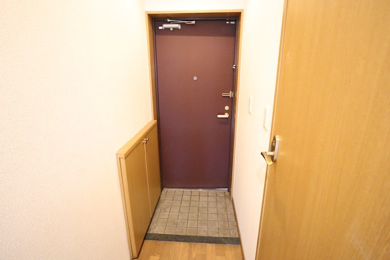 メゾンリール 玄関