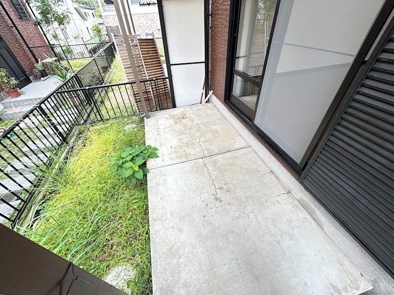 エモンド高の原 ベランダ