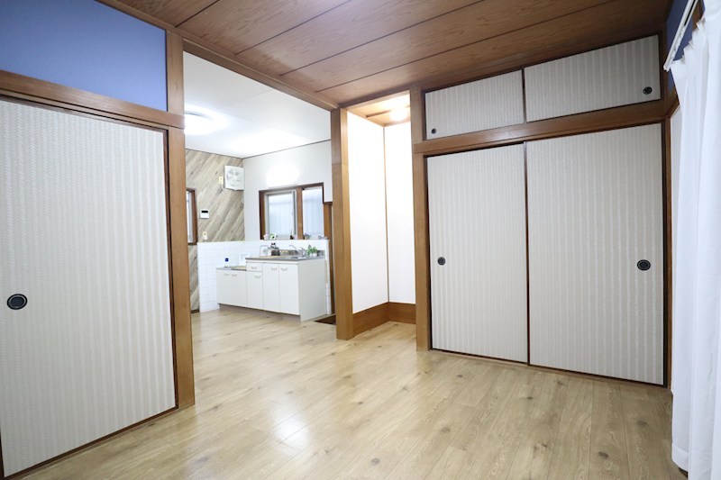 生駒市中菜畑2丁目貸家 リビング