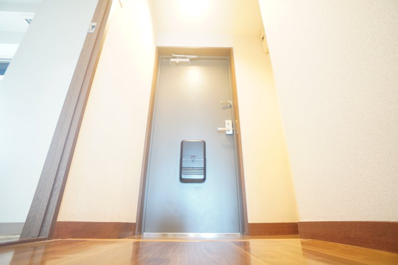 学園前パークヴィラ 玄関