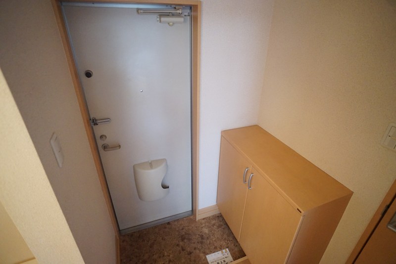 ハイツプルミエ 玄関