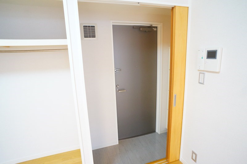 フラッツ小西 玄関