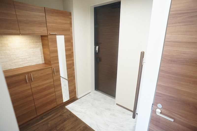 エレガント国見 玄関