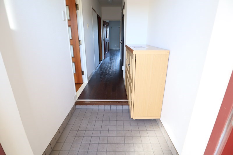 リアライズ八木 玄関