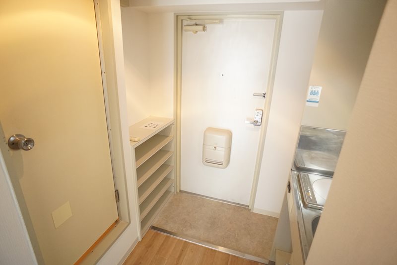 ファミーユ新大宮 玄関