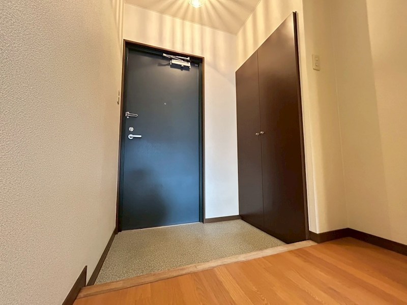 南新町ビル 玄関