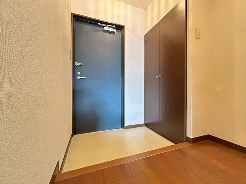 南新町ビル 玄関