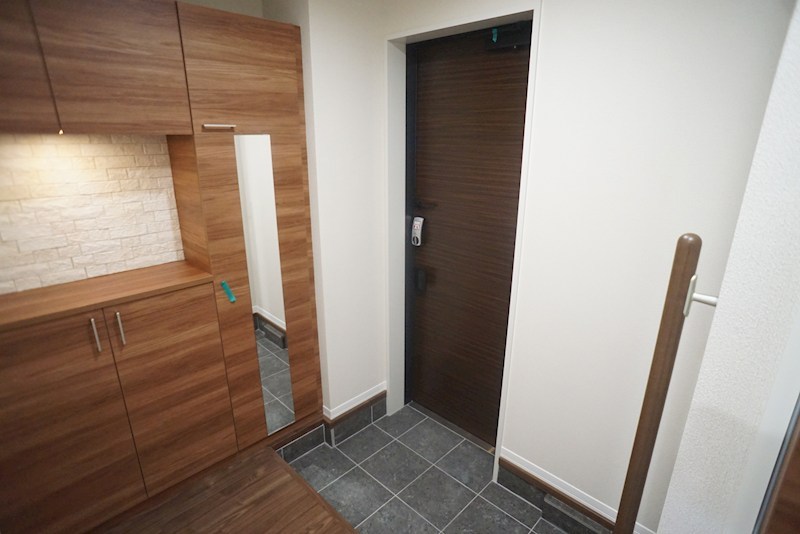 エレガント国見 玄関