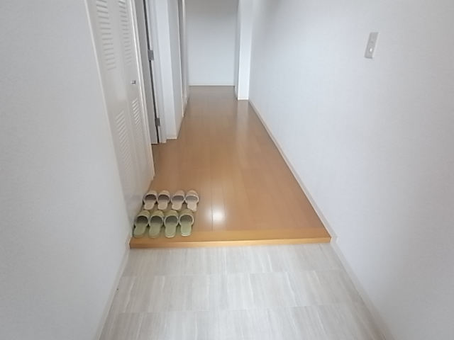 グランドパレス学園前 玄関