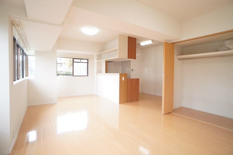 グランドパレス学園前 リビング