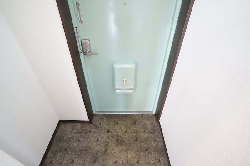 メゾン若草 玄関