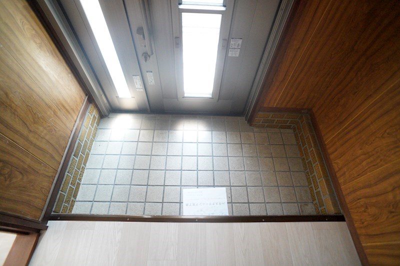 三郷町美松ケ丘東戸建 玄関