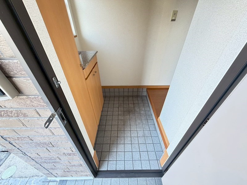 ウエストアルカディア 玄関