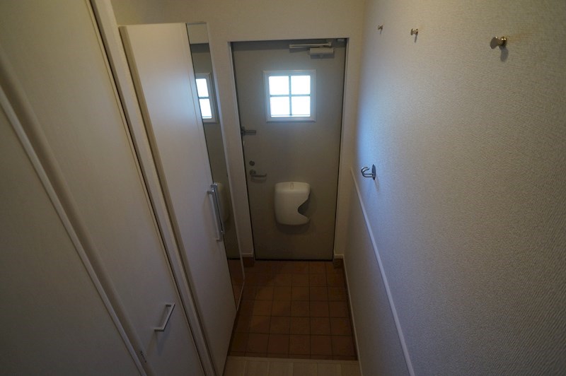 クレメント木津宮ノ内Ａ 玄関