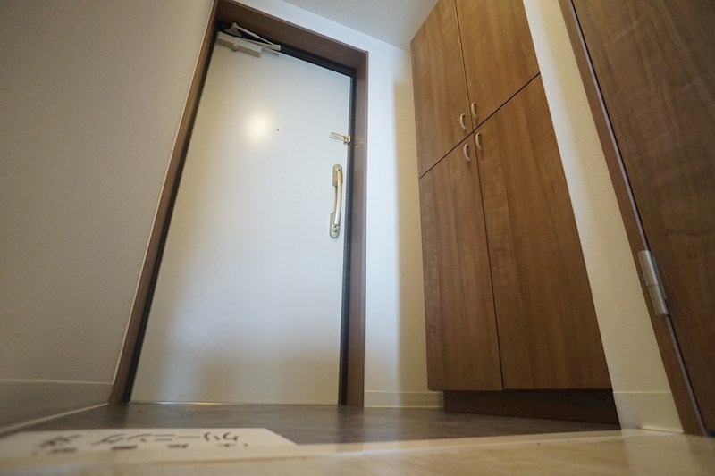 グリュックメゾン西大寺 玄関