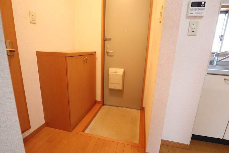 カルチェ本町 玄関