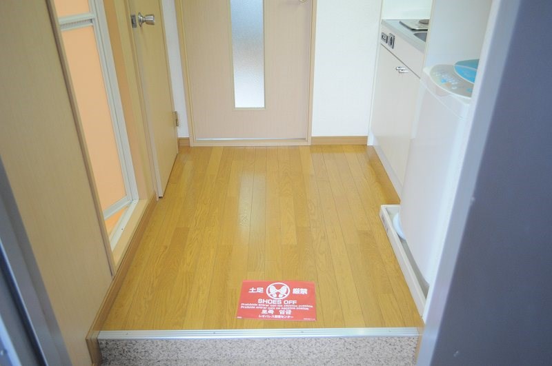 レオパレス大陽弐番館 玄関