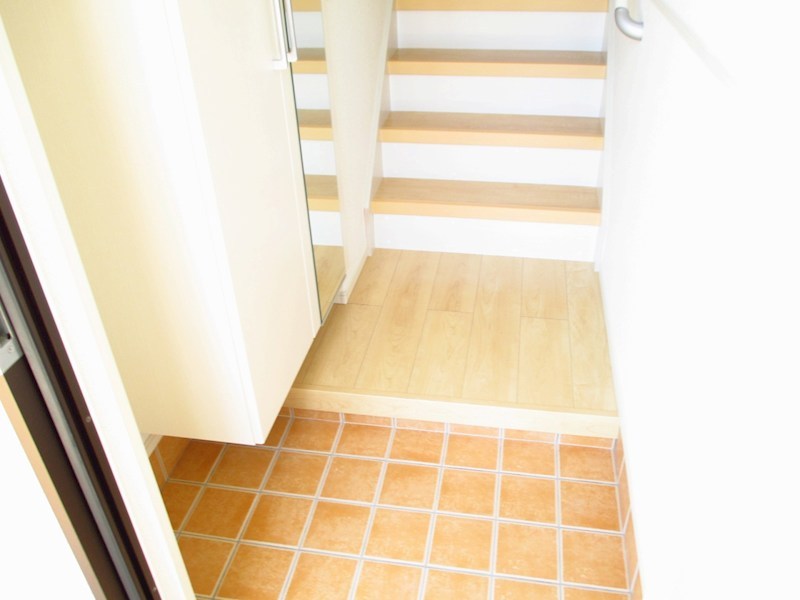 モデルノ・ソーレ 玄関