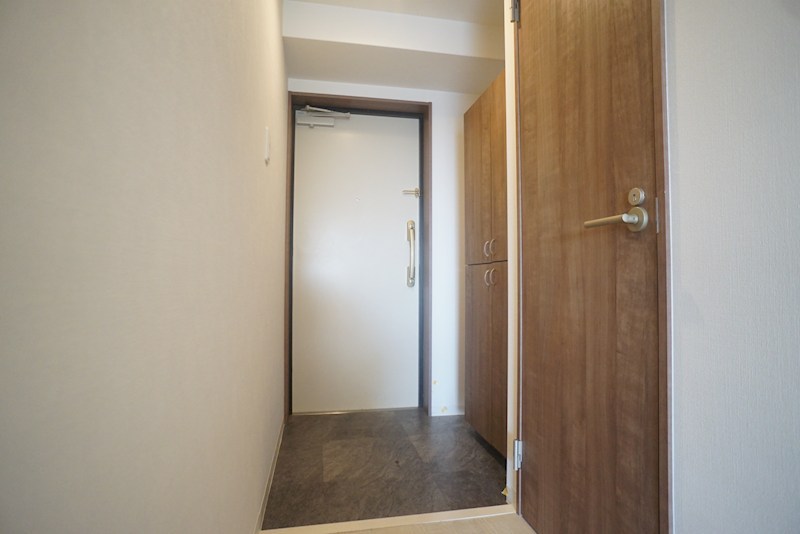 グリュックメゾン西大寺 玄関