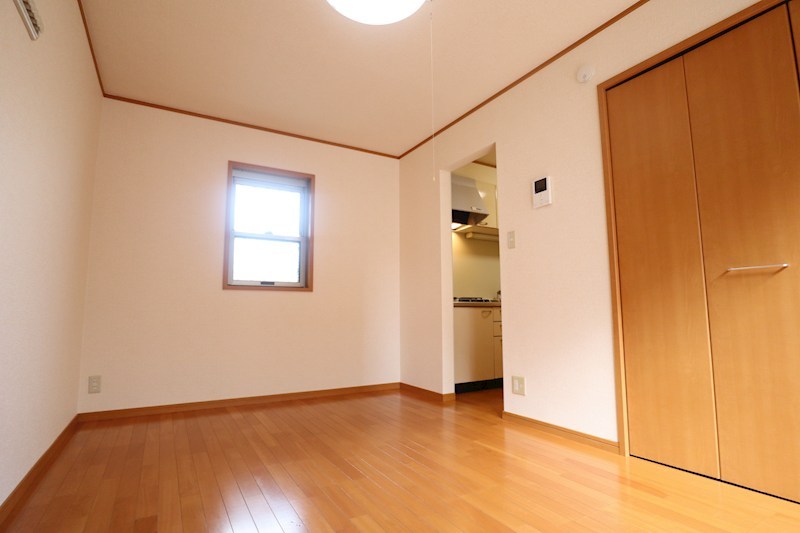 ルーチェ本町 ベッドルーム