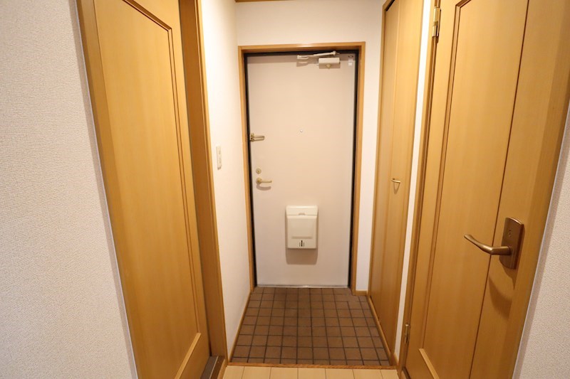 フィオーレ八木 玄関