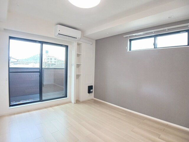 メゾン　リアリⅢ リビング