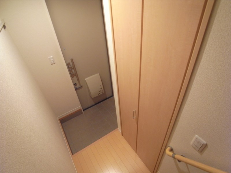 ヴェルジェＢ 玄関