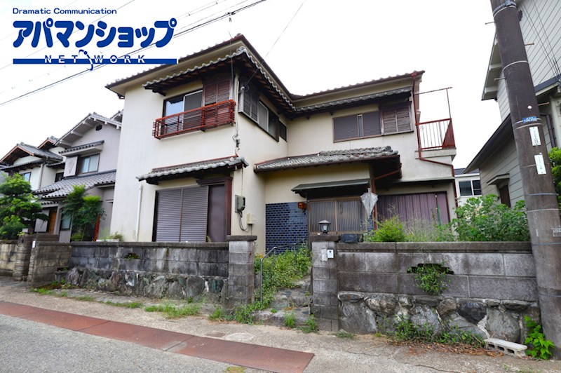 キャットウォークのある庭付き戸建 外観