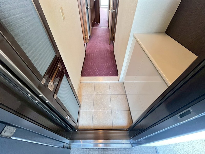 天理二階堂パーク・ホームズ 玄関