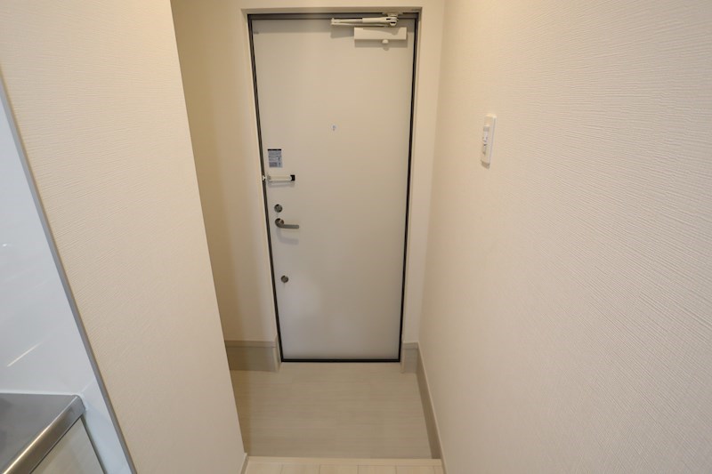 クアトロ・ソレイユ 玄関