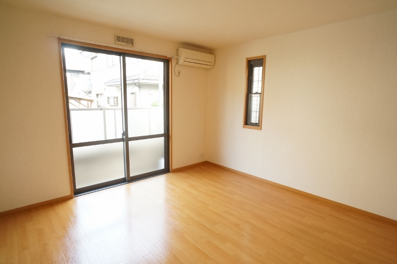 レーブ秋篠 リビング