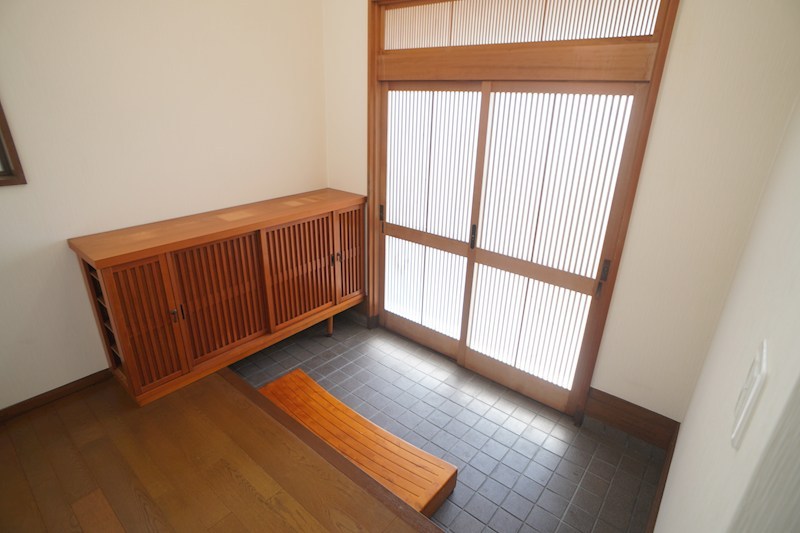 登美ヶ丘5丁目戸建 玄関