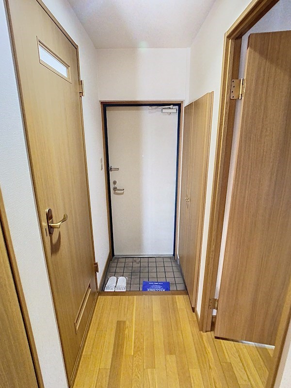 マ　メゾン 玄関