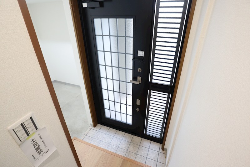 真弓2丁目貸家 玄関