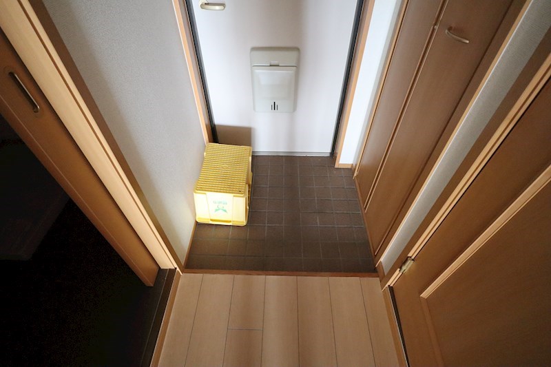 フィオーレ八木 玄関