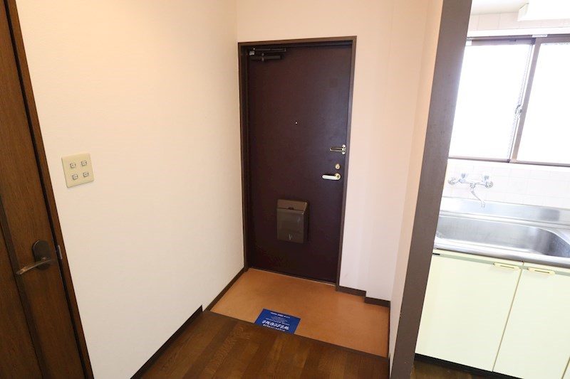 カタヤマハイツ 玄関