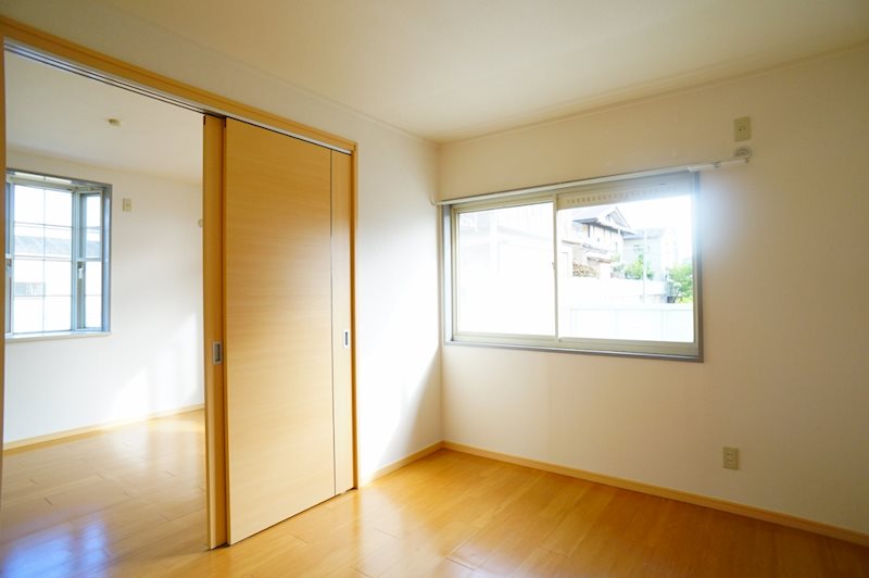 エミール指柳 ベッドルーム