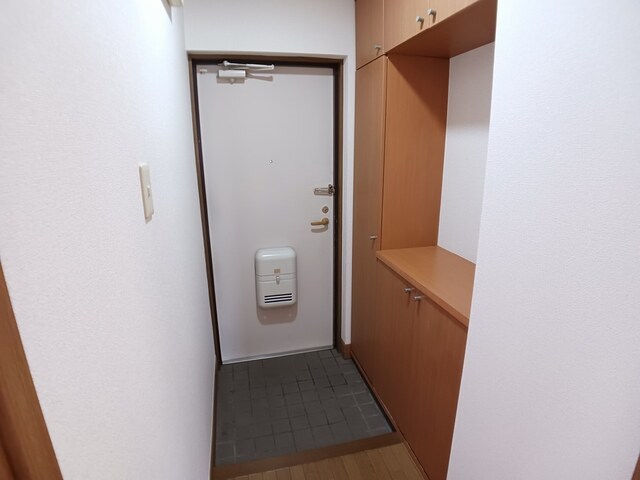 クール　ヴェルビュ 玄関