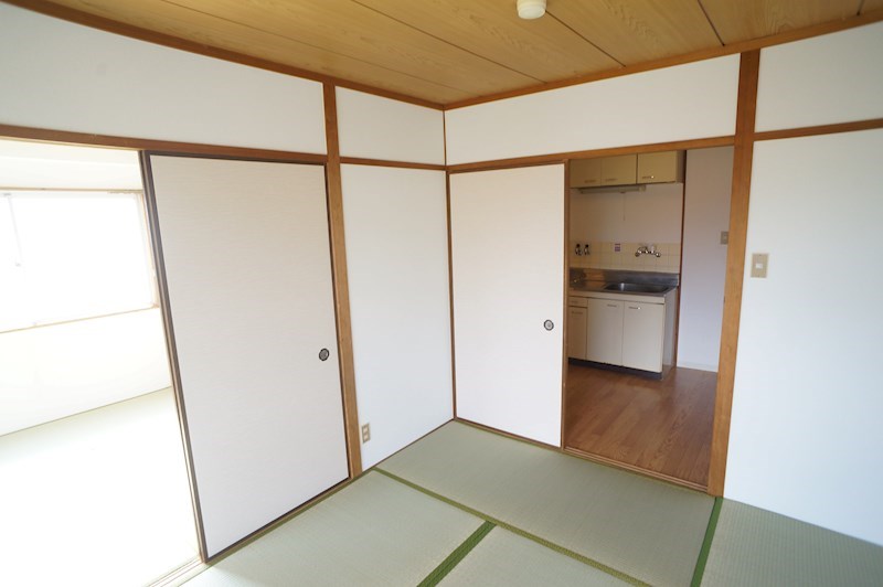 明和マンション ベッドルーム