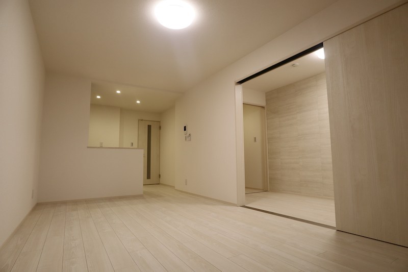 est東岡町Ⅰ（エストヒガシオカチョウ） リビング