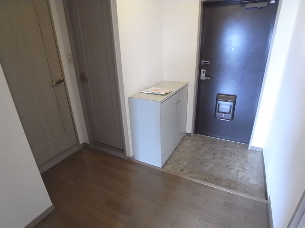 サンシャイン西大寺 玄関