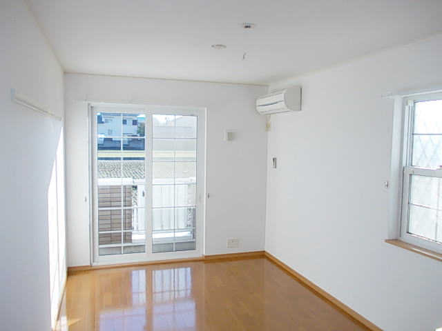 ビバ・カルテット リビング