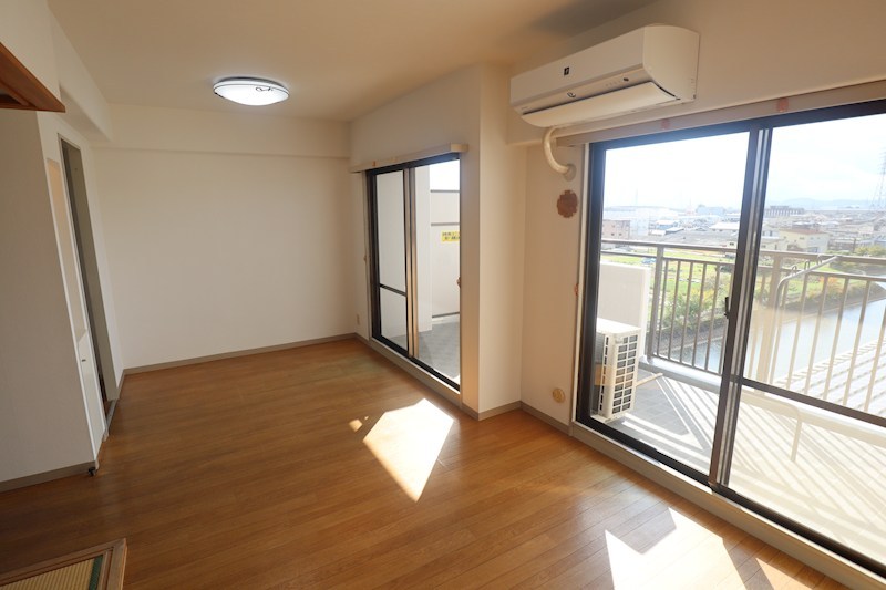 天理二階堂パーク・ホームズ リビング