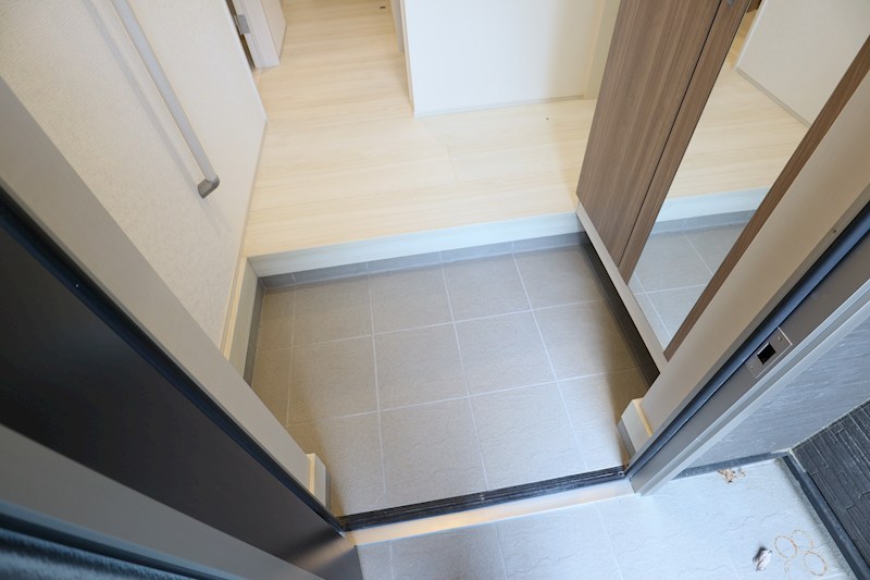 生駒市仲之町貸戸建住宅　1号棟 玄関