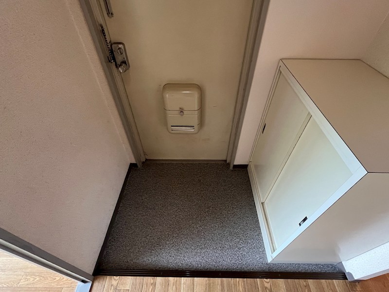ハイライフ東生駒 玄関
