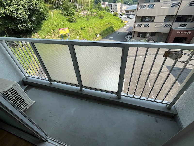 ハイライフ東生駒 ベランダ