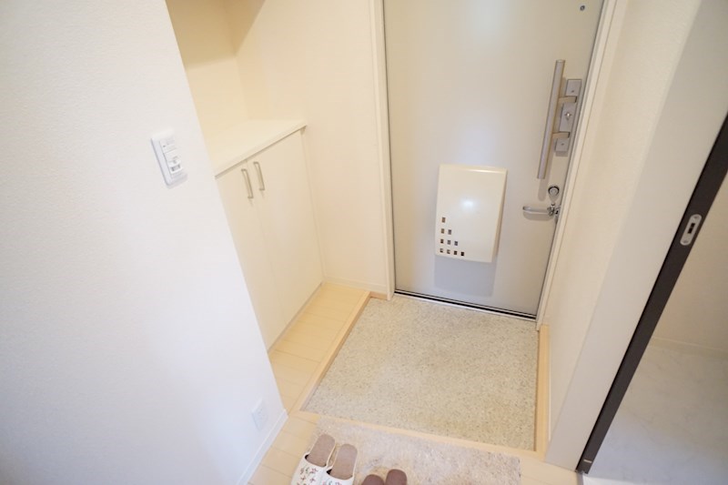 グレイスコート　Ｅ 玄関