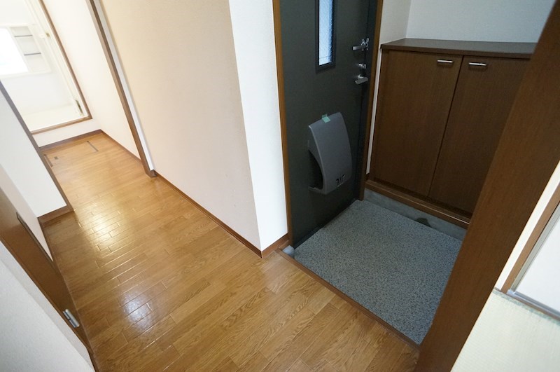 バリュージュ植善　C棟 玄関