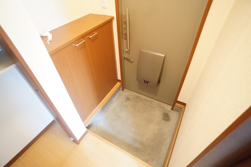 ディアス九条 玄関